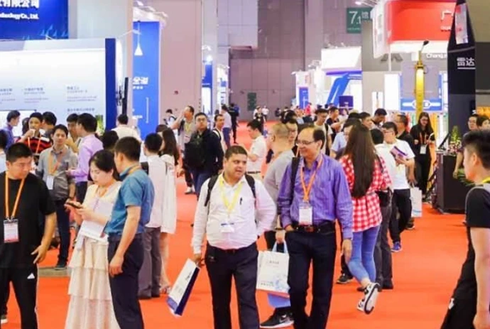 L'exposition d'automne des produits culturels de Yiwu 2026 ouvrira ses portes le 6 novembre. Il y aura 2 200 stands disponibles pour les acheteurs du monde entier à visiter.